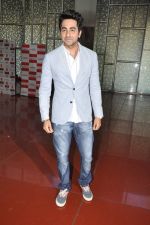 Ayushman Khurana at Nautanki film first look in Cinemax, Mumbai on 6th Feb 2013 (16).JPG